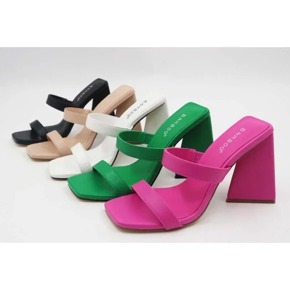 Bamboo Shoes PREMIERE-10 Black Slip On Triangle Heeled Mule Sandal - Picture 3 of 7